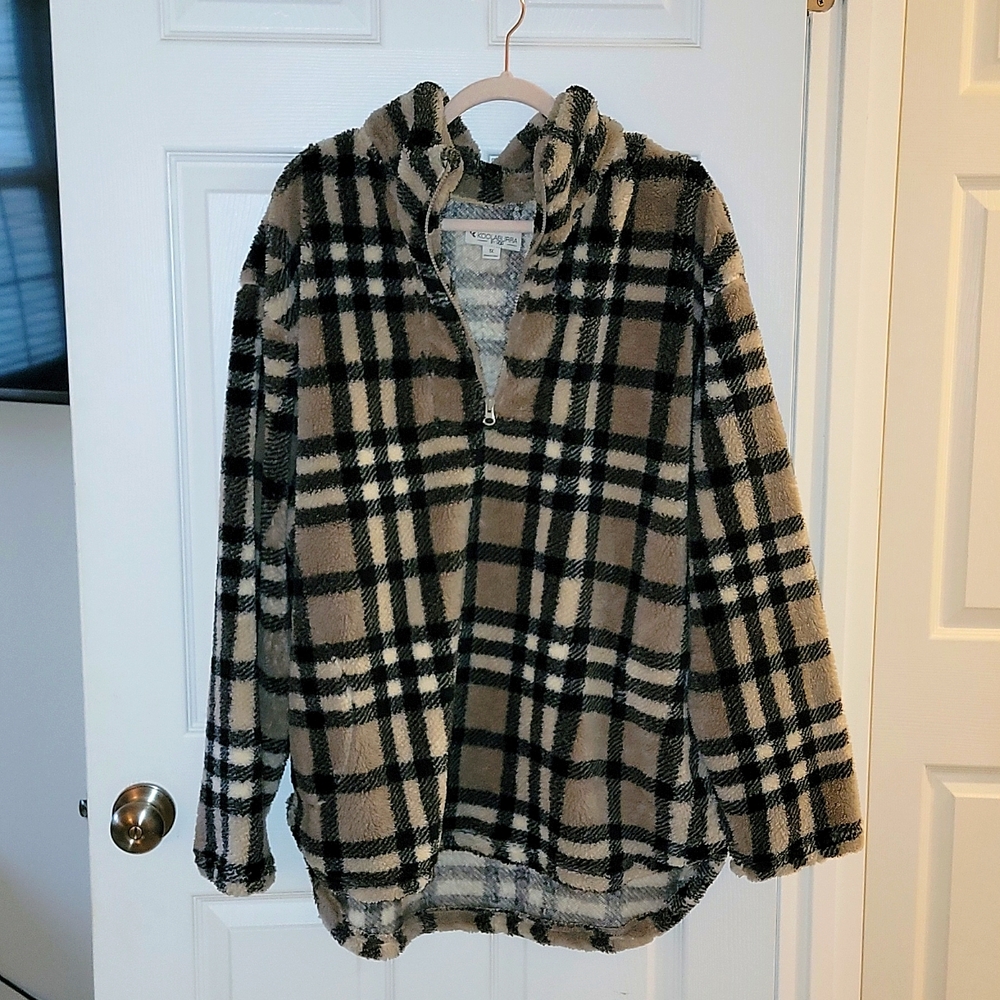 NWOT Koolaburra pull over